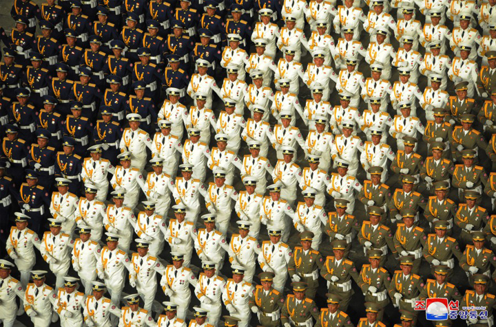 11-조선로동당창건 75돐경축 열병식